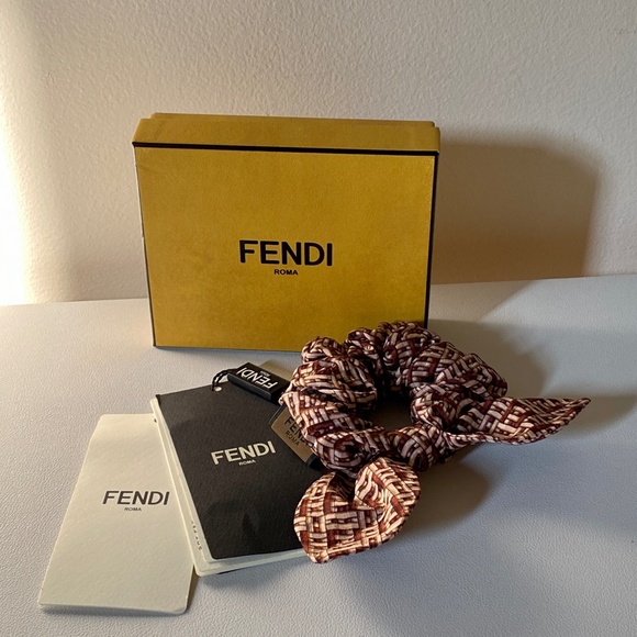 Fendi Silk Scrunchie Blush Pink & Maroon Logo Pattern And Bow New in Box… - Picture 9 of 10